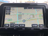 フルセグSDメモリーナビ装備。ドライブ・旅行の前日に地図を調べる必要はもうありません。朝、車に乗ってから行先を入力すれば目的地まで音声で案内してくれます