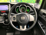 【ステアリングスイッチ】運転中、前方から目線をそらすことなく、オーディオ等の操作が可能な便利機能!安心&快適なドライブを演出してくれます♪