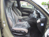 すっきりしたデザインの運転席で快適です☆