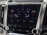 使いやすさや安全性を追求したステアリング周り!高級車ゆえにスイッチ類が多いのも特徴ですね!考え尽くされた配置ですぐに使いこなす事が出来ますのでご安心下さい!是非、体感してみて下さい!!