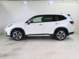 SUBARU認定U-Carは、細部まで徹底的にメンテナンス!更に手厚い保証もご用意!ご購入後のアフターケアもお任せください。スバルがお届けする安心と愉しさ。その違いは乗るほどに実感していただけます!
