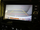 車庫入れや駐車で威力を発揮するのがバックモニター!ナビディスプレイに後ろの様子が映し出されるから安心です。
