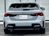 BMWを熟知したメカニックによる、360度の納車前点検。ドイツ本国と同様の教育・訓練を受けたメカニックが徹底的に点検、整備した後にお客様にお引渡しします。