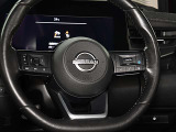 ハンドル左側には、アドバンスドドライブアシストディスプレイ操作スイッチ、右側には、プロパイロット、ハンズフリー設定スイッチ