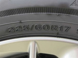 タイヤサイズは【225/60R17】