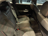 車両は屋内展示しておりますので天候に関係なくごゆっくりコンディションご確認頂けます。車両を倉庫へ保管している場合が御座いますのでご来店前に在庫確認頂けると幸いです。TEL072-784-8800