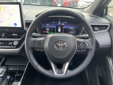 【純正革巻きステアリング】上質な革を使用することで、手にしっかり馴染みとても運転しやすいハンドルです♪