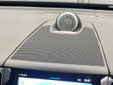 【Bowers & Wilkins】ボルボのプレミアムオーディオ。車内空間という特殊な環境に100年以上の伝統を持つイェーテボリ交響楽団の音響を再現した「コンサートモード」を搭載。