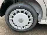 安全安心な走行のために、納車前には小さなクルマを知り尽くしたエキスパートが基本性能に関わる機能や状態を徹底的に点検しています。