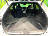 【パワーバックドア】スマートキーや運転席のボタンを押すだけでリアゲートが自動で開閉します!荷物を持っている時や、高い位置にあるバックドアを閉める際に便利な機能です♪