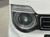 LEDヘッドライトは、点灯の瞬間から最大光量を発揮し、突然暗くなるトンネルなどでの安定感を高めます。