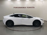 【まるごとクリーニング】シートを取り外し、車内を徹底洗浄。隅々まで丁寧に仕上げています。
