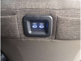 USB端子付きでスマホの充電もバッチリです^^