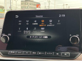 様々なメディアに対応し、快適なドライブを演出。お好みの音楽やラジオを楽しんでください。直感的な操作性も魅力です。