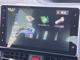 多彩な音源に対応し、こだわりのサウンドを楽しめます。設定も直感的に操作でき、自分好みの音質に調整可能です。車内での時間をより快適に彩ります。