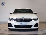 【キドニーグリル】BMWは約90年もの間、ほぼ全ての車両にひと目でBMWだと分かるこの特徴的なフロントグリルが備えられ、デザイン・アイコンとして親しまれてきました。