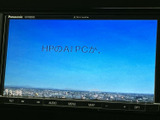 停車中に楽しめるTV機能。休憩時間にニュースや番組をチェックできます。待ち時間も有効活用できる便利な機能です。