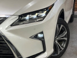 【三眼LEDヘッドライト】スタイリッシュな見た目の三眼LEDヘッドライトを装備♪スタイルだけでなく、夜間の走行も視界良好で安心してお乗りいただけます。