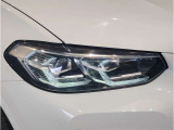 BMWのオートライトは積極的にライトをつけることにより、自車の存在を周囲に向けアピールいたします。それは安全性への配慮でもあります。