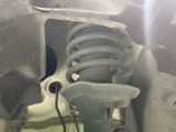 お車を安心してお乗りいただく為には、足回りの定期点検が欠かせません。サービスサポート(有償保証)では無料点検もご提供しており、安心のカーライフをお過ごしいただけるサポート体制が整っています。