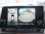 【全周囲カメラ】上が丸見え!! 駐車時に周りの様子が見えます。駐車時も安心ですよ!!