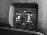 ◆両側電動スライドドア◆狭い駐車場でも乗り降りが楽々♪お子様が隣の車にドアを当ててしまう心配もございません!小さなお子様連れの方もこれで安心。