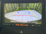 【バックカメラ】駐車時に後方がリアルタイム映像で確認できます。大型商業施設や立体駐車場での駐車時や、夜間のバック時に大活躍!運転スキルに関わらず、今や必須となった装備のひとつです!