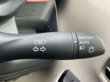トンネル進入時や暗くなれば自動で点灯するオートライト機能付き。