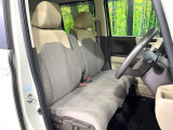 運転席シート廻りは使用感も少なく、良好な状態となっています。丁寧に使われていたことがよくわかりますね。