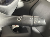 【オートライト(AUTO)】外の明るさをシステムが感知して、自動でヘッドライトが点灯します!ヘッドライトをつけ忘れを防ぐ便利機能です。