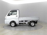 中古車の内外装の状態などをひと目で分かるよう、プロの検査員が実施した「車両検査証明書」をご用意しています。