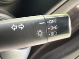握りやすい形状のステアリングで、快適なドライビングを実現。操作性にも優れ、運転の楽しさを高めます。