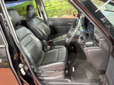 運転席シート廻りは使用感も少なく、良好な状態となっています。丁寧に使われていたことがよくわかりますね。
