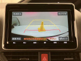 『バックモニター』を装備!駐車の際の、サポートツールとしてとっても便利!駐車が苦手な人、バックに自信がない人、だけでなく、皆さんに便利!でも、それだけに頼るのは危ないですね。