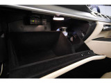 【ロペライオファクトリーセンター】輸入車専門工場熟練メカニックのほか、 サービススタッフも在籍し迅速にお受入れが可能です。セーフティローダーにてお客様のご自宅までピックアップサービスも行っております。