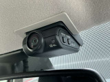 【ドライブレコーダー搭載車!】 前方と車内と後方を録画できるドライブレコーダーも装着されていますので安心して快適なドライブが楽しめますね。