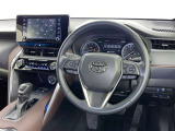 運転席まわりです。 各操作スイッチは使いやすい位置に配置されてます。