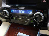 車内の温度管理に便利なオートエアコン☆