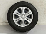 冬タイヤ付きです!(14インチスチールホイール・ホイールカバー付き) タイヤサイズ 185/70R14