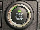 電子カードキーを携帯していれば、ボタンを押すだけでエンジンの始動がスマートに行えます。