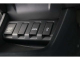 スマートフォンなどの音楽再生が可能なUSB接続ジャック装備車両です♪♪♪