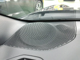 車内にクリアなサウンドを届けてくれるスピーカー。音楽等をより楽しめます。