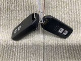 キーを取り出さずにドアを施錠&解錠。クルマの始動も可能です。