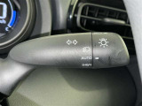 トンネルなど、周囲の明るさの変化でランプ類を自動オン・オフするコンライトです(消し忘れ防止機能付)