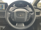 視認性の高いメーター類が、運転に必要な情報を的確に伝えます。デジタル表示で、洗練された印象を与えます。