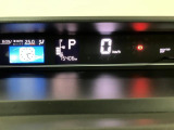 走行中も一目で分かるデジタルメーターでスピードのチェックもしやすいので、安全運転のお手伝いに!!!
