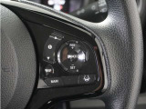 ◆アダプティブクルーズコントロール◆予め設定した車速内でクルマが自動的に加減速。前走車との適切な車間距離を維持しながら追従走行します。【LKAS】車線維持支援システムでステアリング操作を支援。