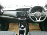 操作しやすい運転席廻り!操作パネルも使いやすい!!ドライブが楽しくなります!