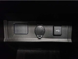 アクセサリーソケット、USBソケット。