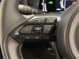 マルチインフォメーションディスプレイ内の表示切替や運転支援機能、オーディオの操作をステアリングから手を放さず行うことができ、運転に集中できます。